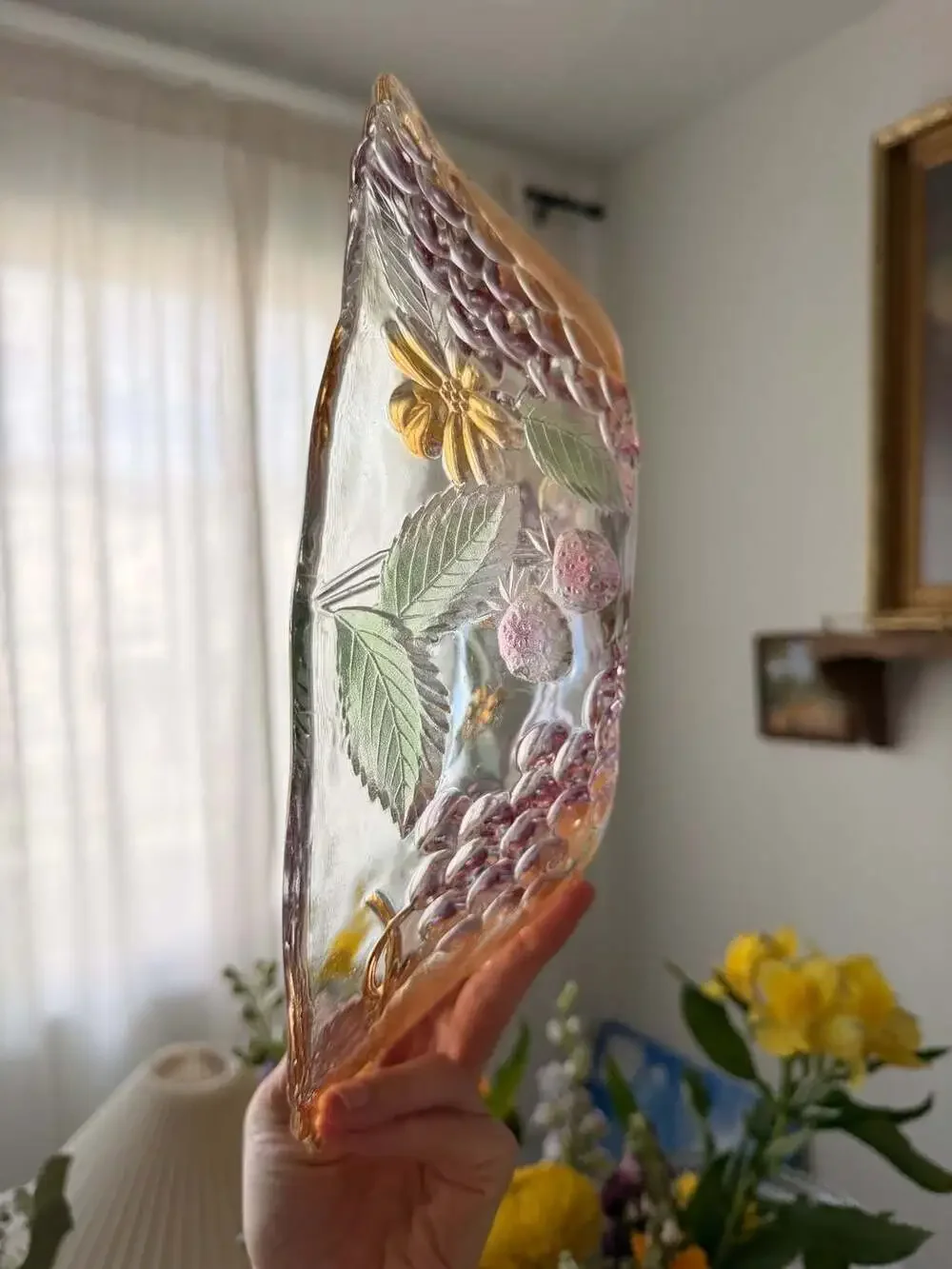 Savoir Vivre Mikasa Chablis Crystal Embossed Fruit and Leaf Glass Serving Bowl